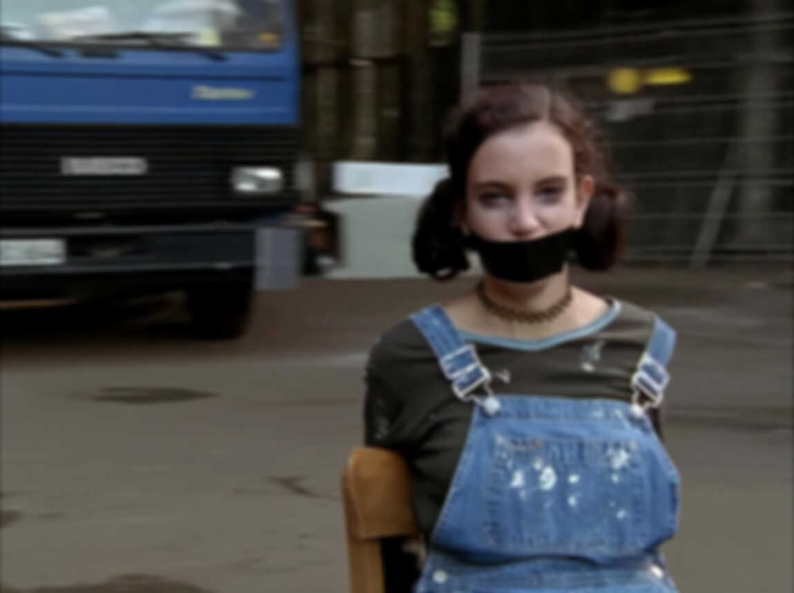 Alarm fur Cobra 11; Die Autobahnpolizei (1996) - S04E08 - Gefahrliches Spielzeug - cover.jpg