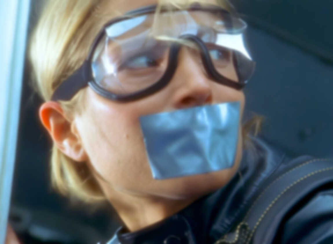 Alarm fur Cobra 11; Die Autobahnpolizei (1996) - S05E01 - Todesfahrt der Linie 834 - cover.jpg