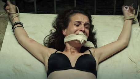 Homicide Unit Istanbul (2008) - S01E14 - Club Royal